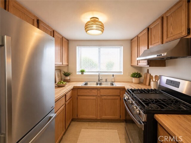 Building Photo - 2438 Andreo Ave
