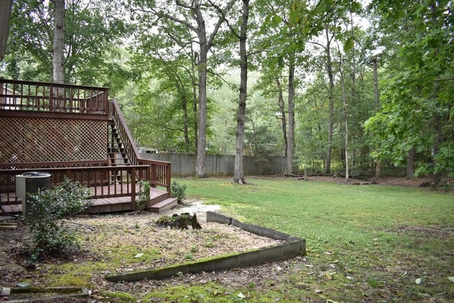 Building Photo - Great Split Foyer In Fredericksburg!