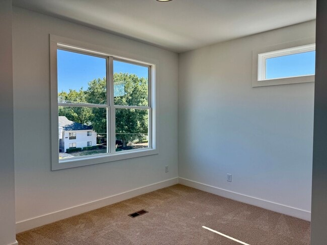 Building Photo - 1408 Sawyer Rd