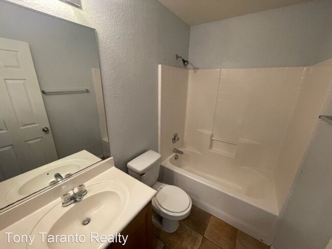 Building Photo - 5 br, 3.5 bath House - 5869 Baroque Gold C...