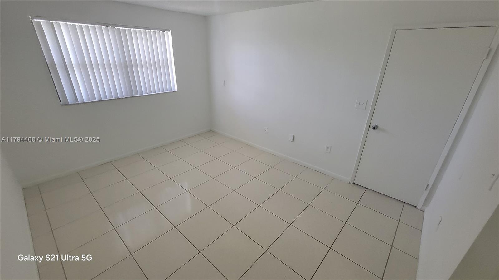 Building Photo - 9915 Nob Hill Ln