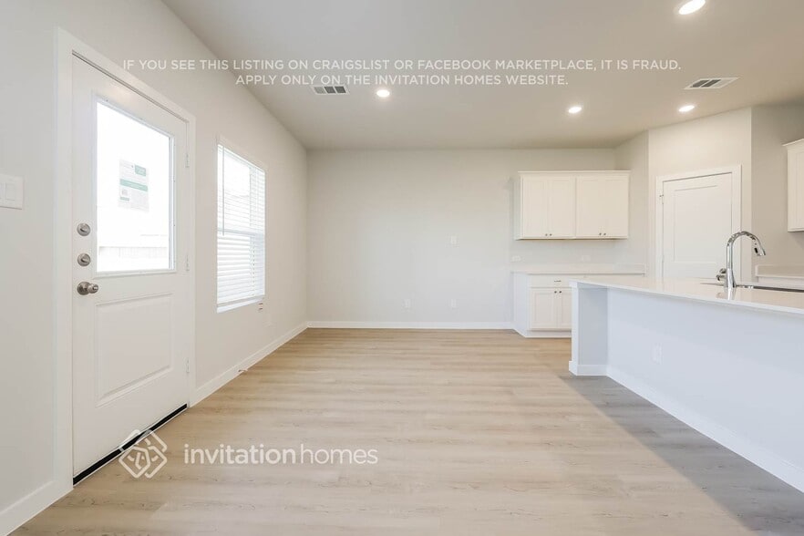 Building Photo - 20043 Briarcliff Pk Ln