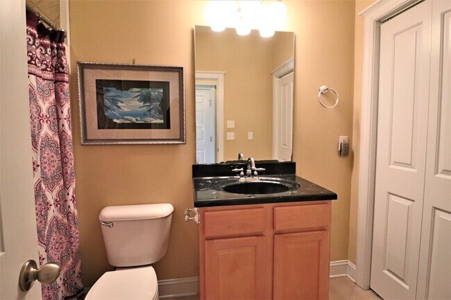 Building Photo - Pet Friendly Off Season Rental 4 Bedroom O...