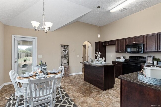 Building Photo - 1641 Buena Vista Blvd