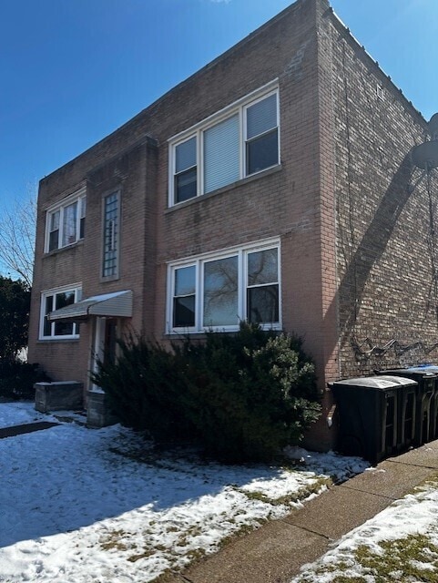 Building Photo - 1617 W Glenlake Ave