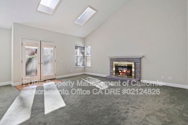 Building Photo - 4 Coyle Creek Cir