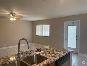 Building Photo - 492 Saxony Dr