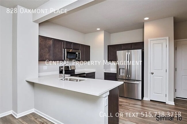 Building Photo - 828 Oakmont Pl