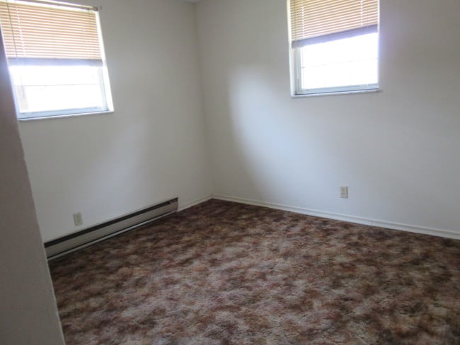 Building Photo - 3258 8th St