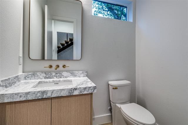 Building Photo - 2315 Hawthorne Ave