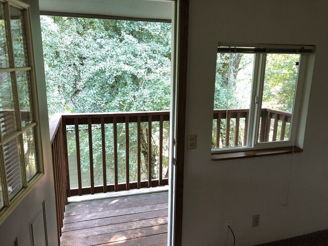 Building Photo - 1510/1512 Riverview