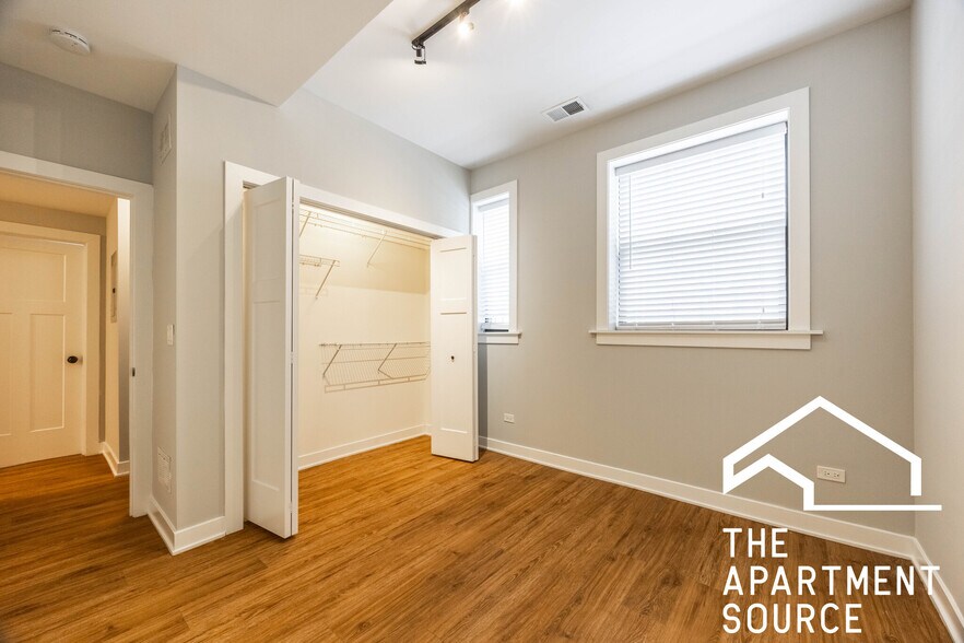 Building Photo - 4628 N Leavitt St