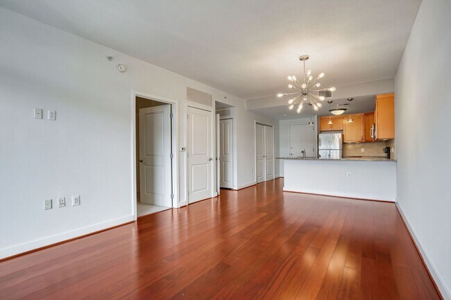 Building Photo - Sun-Drenched 1BR Condo with Rooftop Pool & Parking in Heart of Ballston