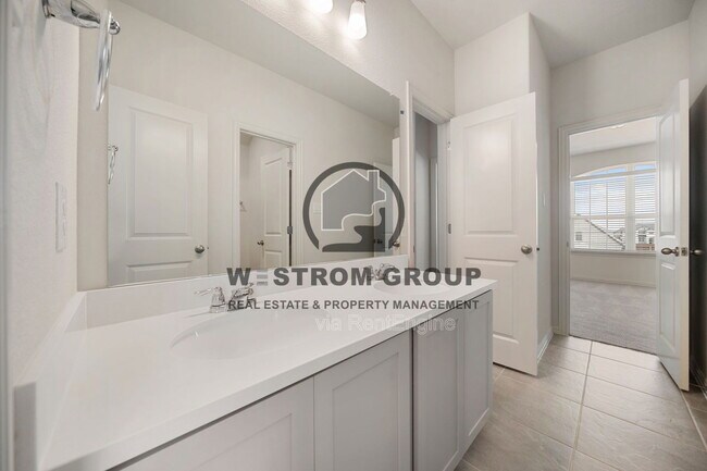 Building Photo - 912 Alberta Spruce Rd