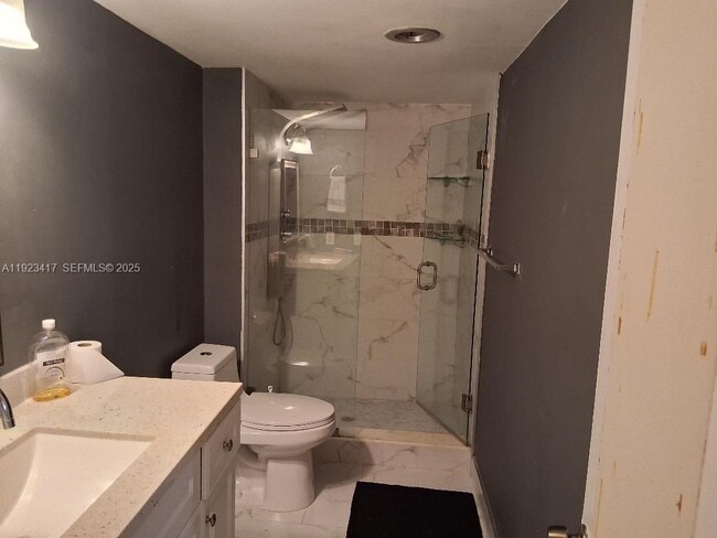 Building Photo - 1400 St Charles Pl