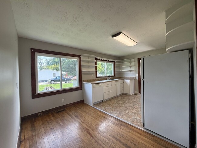 Building Photo - 3 Bedroom 1 Bathroom Home in Greene County...