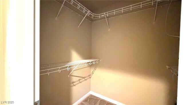 Building Photo - 6451 Parrot Ridge Ct