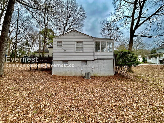 Building Photo - 1738 Duke Rd