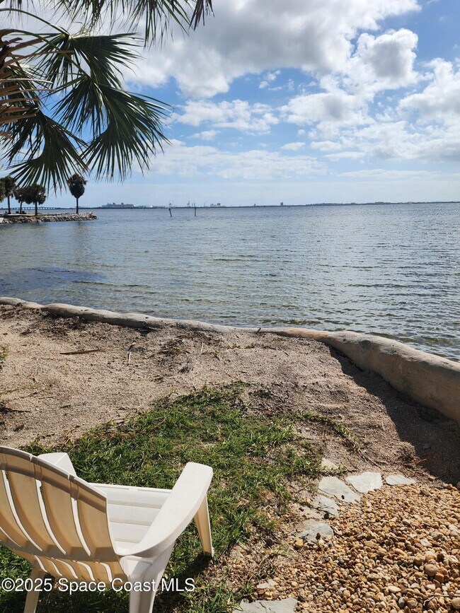Building Photo - 1755 S Harbor Dr