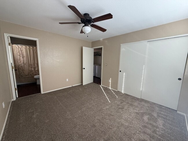 Building Photo - 2 BEDROOM 2BATHROOM WITH 2 CAR GARAGE IN HEART OF MIDTOWN