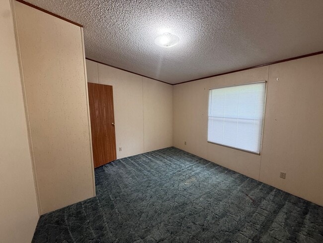 Building Photo - 3 bedroom home in Eldon, MO!