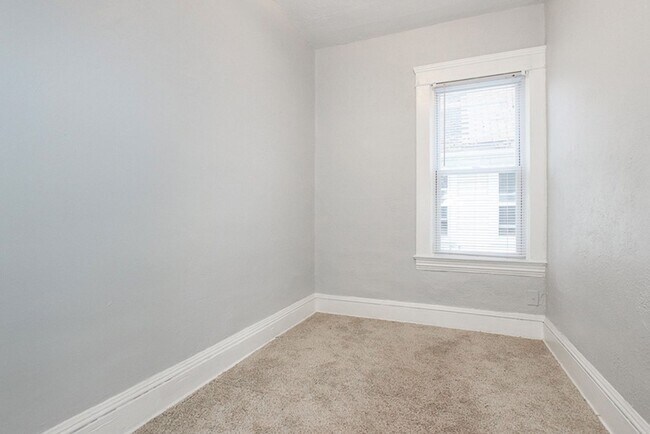 Building Photo - 2811 Henninger Rd