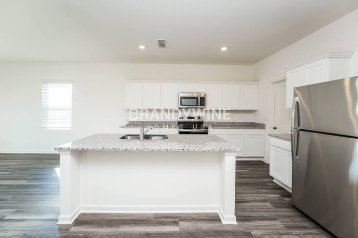 Building Photo - 74 Otway Lp