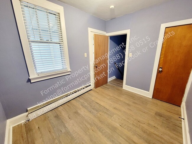 Building Photo - 262 Gilligan St