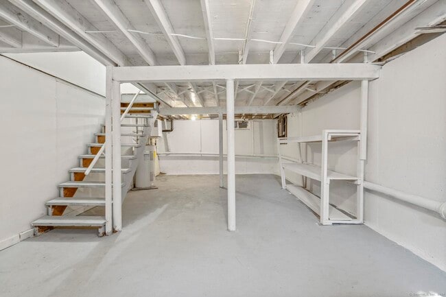 Building Photo - 675 Millville Ave