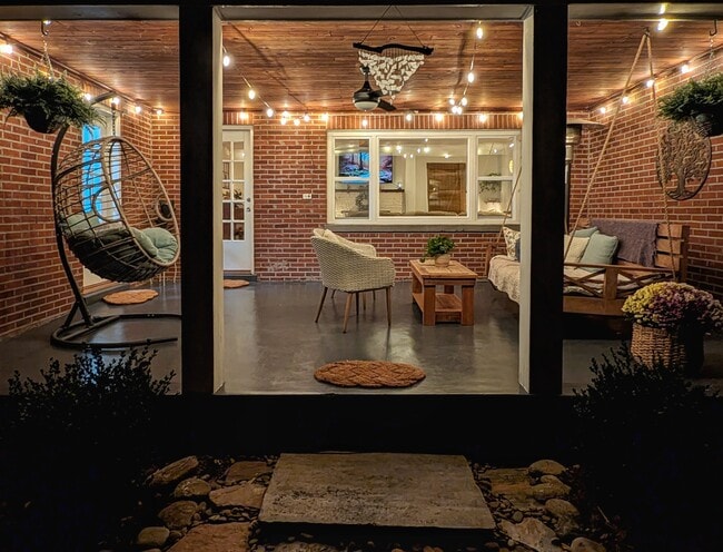 Building Photo - 317 Balsam Dr