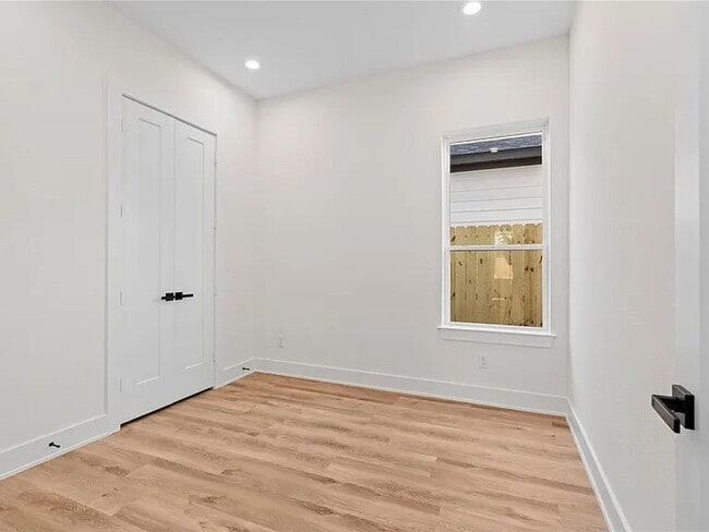 Building Photo - 6532 Weston St