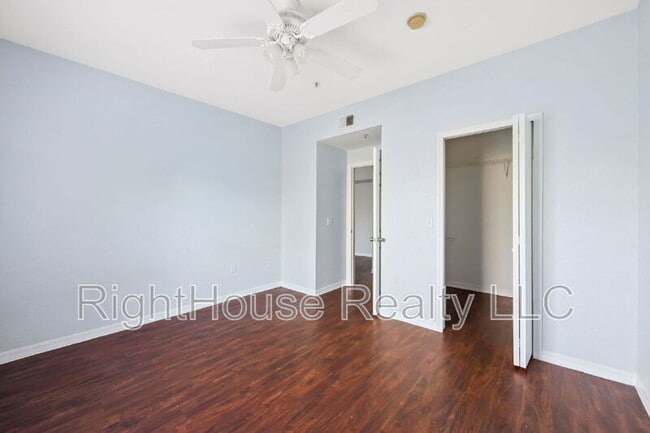 Building Photo - 6071 Westgate Dr