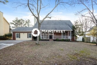 Building Photo - 4 Bedroom Pet-Friendly Home in Kennesaw, GA with Main Street Renewal