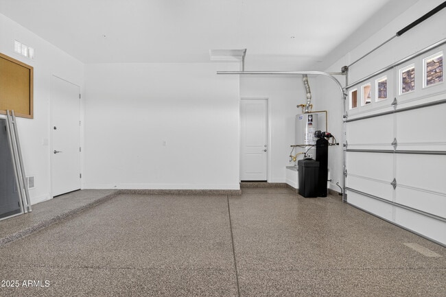 Building Photo - 10997 N 137th St