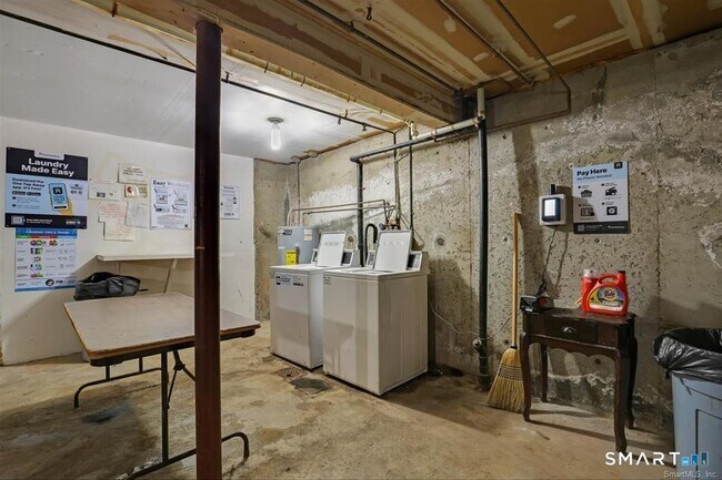 Building Photo - 43 Carillon Dr
