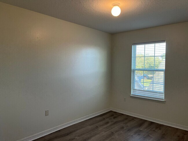 Building Photo - 3/2.5 Townhouse in Downtown Kissimmee
