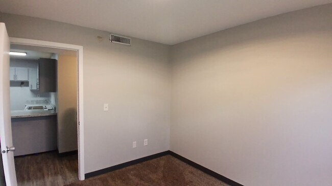 Building Photo - 60 Miller Ave SW