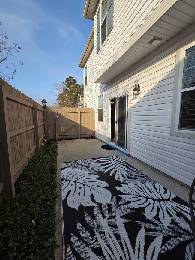 Building Photo - WOODLANDS AT WESTERN BRANCH