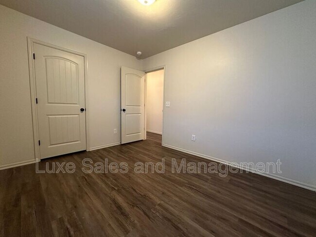 Building Photo - 412 Chalk Hill Ct