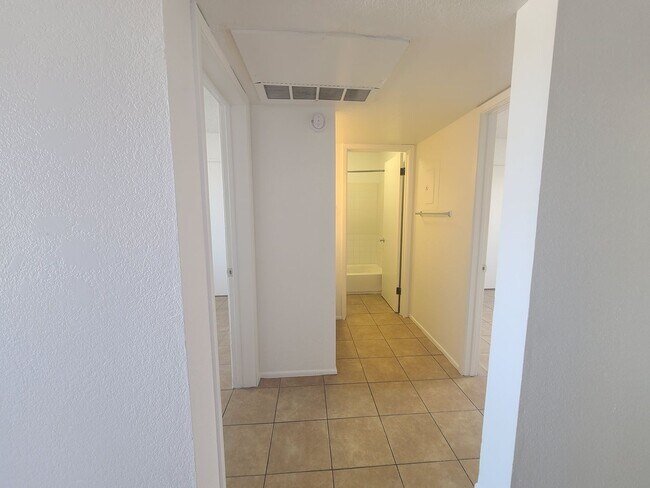 Building Photo - 2650 - 11
