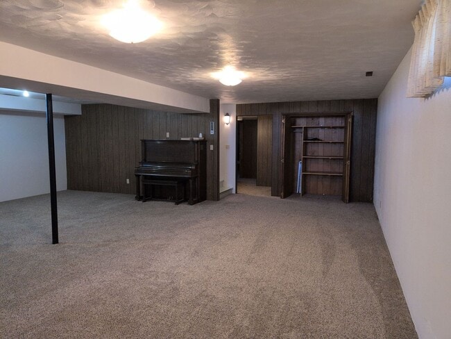 Building Photo - Beautiful Country Living 2 bed 1.5 bath
