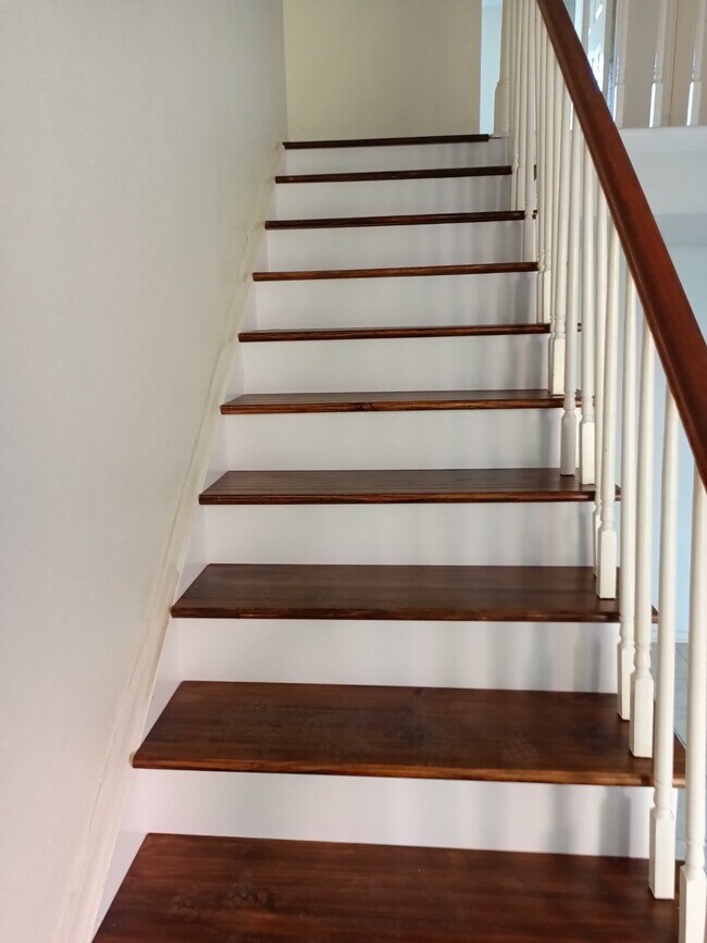 Building Photo - 3106 Rimrock Dr