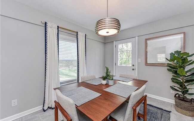 Building Photo - 4201 Seaforth Dr