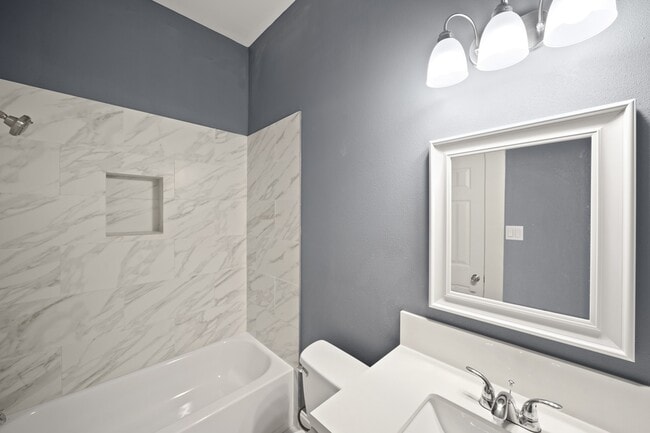 Building Photo - 2110 Oatfield Dr