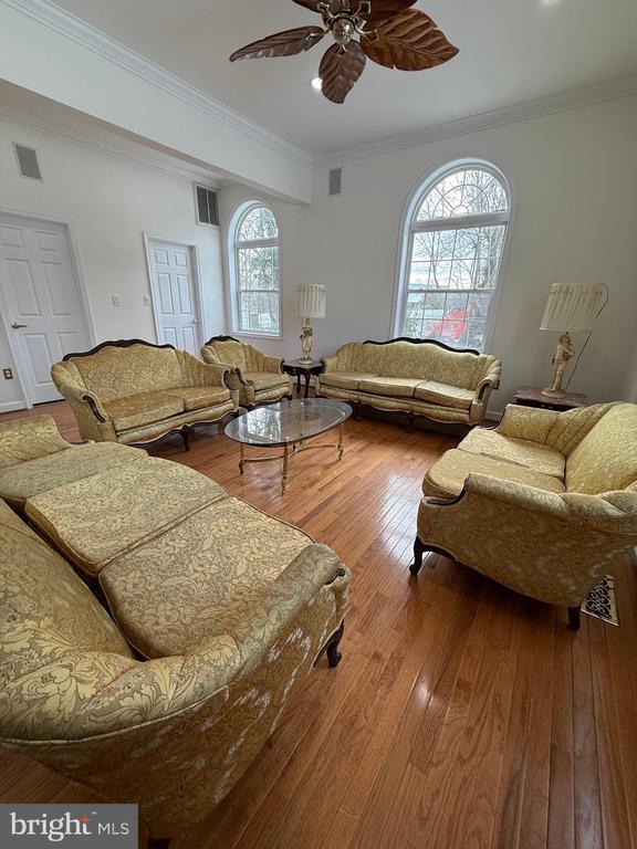 Building Photo - 3003 Preston Ave