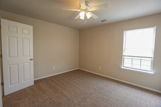 Building Photo - 3509 SW Deerfield Blvd