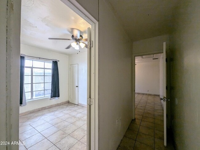 Building Photo - 1314 W Whitton Ave