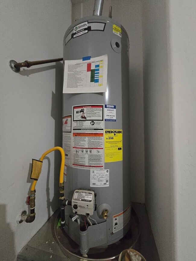 Building Photo - 3 Bedroom/ 2 Bath Red Rock Oasis