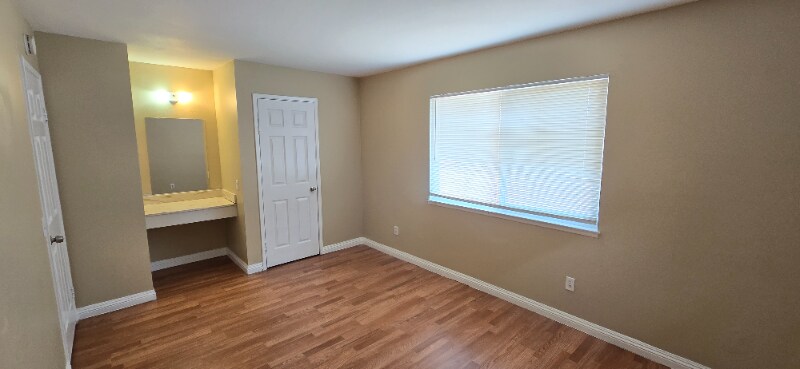 Building Photo - 3446 Rainbow Ln