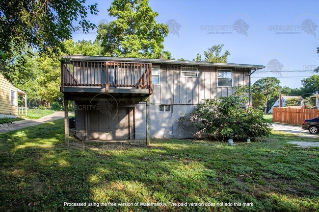 Building Photo - 4809 Farley Ave